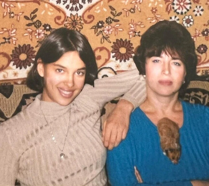Ирина Шейк в молодости