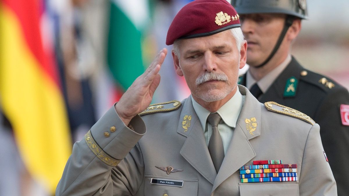 Петр Павел в молодости