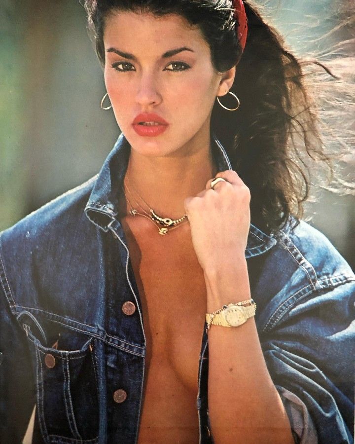 Дженис Дикинсон в молодости