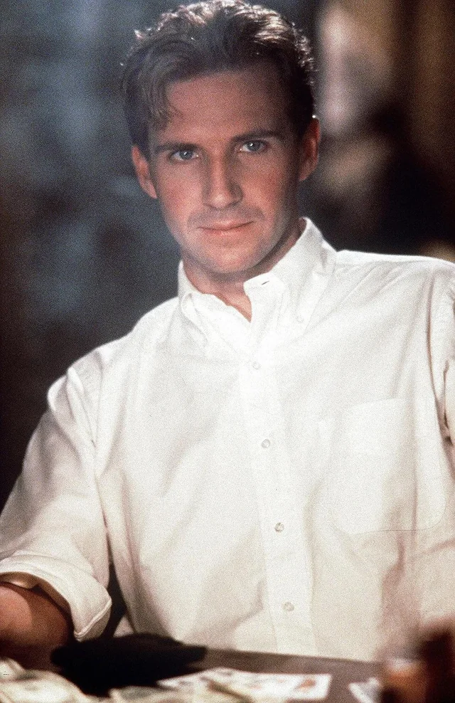 Рэйф Файнс в молодости