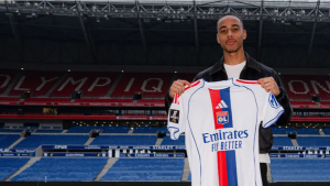 Ліон оголосив про трансфер півзахисника Брондбю Нарті