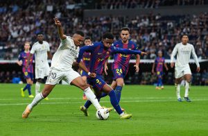 Барселона в яскравому матчі з вилученням обіграла Реал і здобула Суперкубок Іспанії