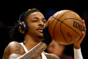 Розігруючий Мемфіса Морант вибув на три тижні через розтягнення зв’язки ліктя