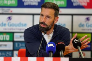 Ван Ністелрой увійшов до тренерського штабу збірної Нідерландів