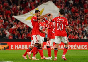 Бенфіка з Судаковим та Трубіним на своєму полі розгромила Ештрелу