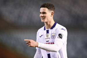 Шведський Сіріус відхилив пропозицію Полісся у розмірі 1,5 млн євро за форварда Роббі Юра, який перебуває у процесі набуття українського громадянства