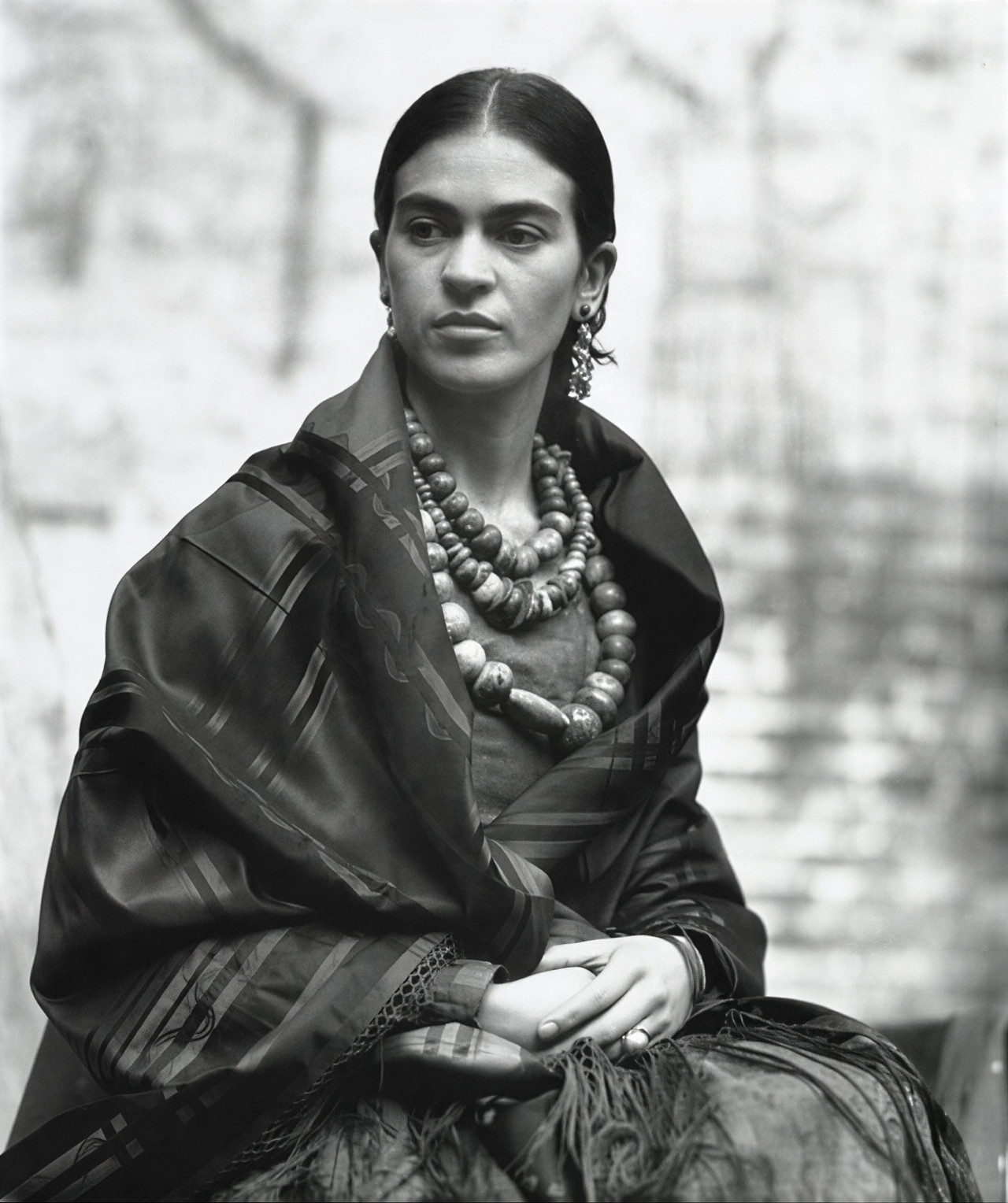 frida-kahlo-portrait