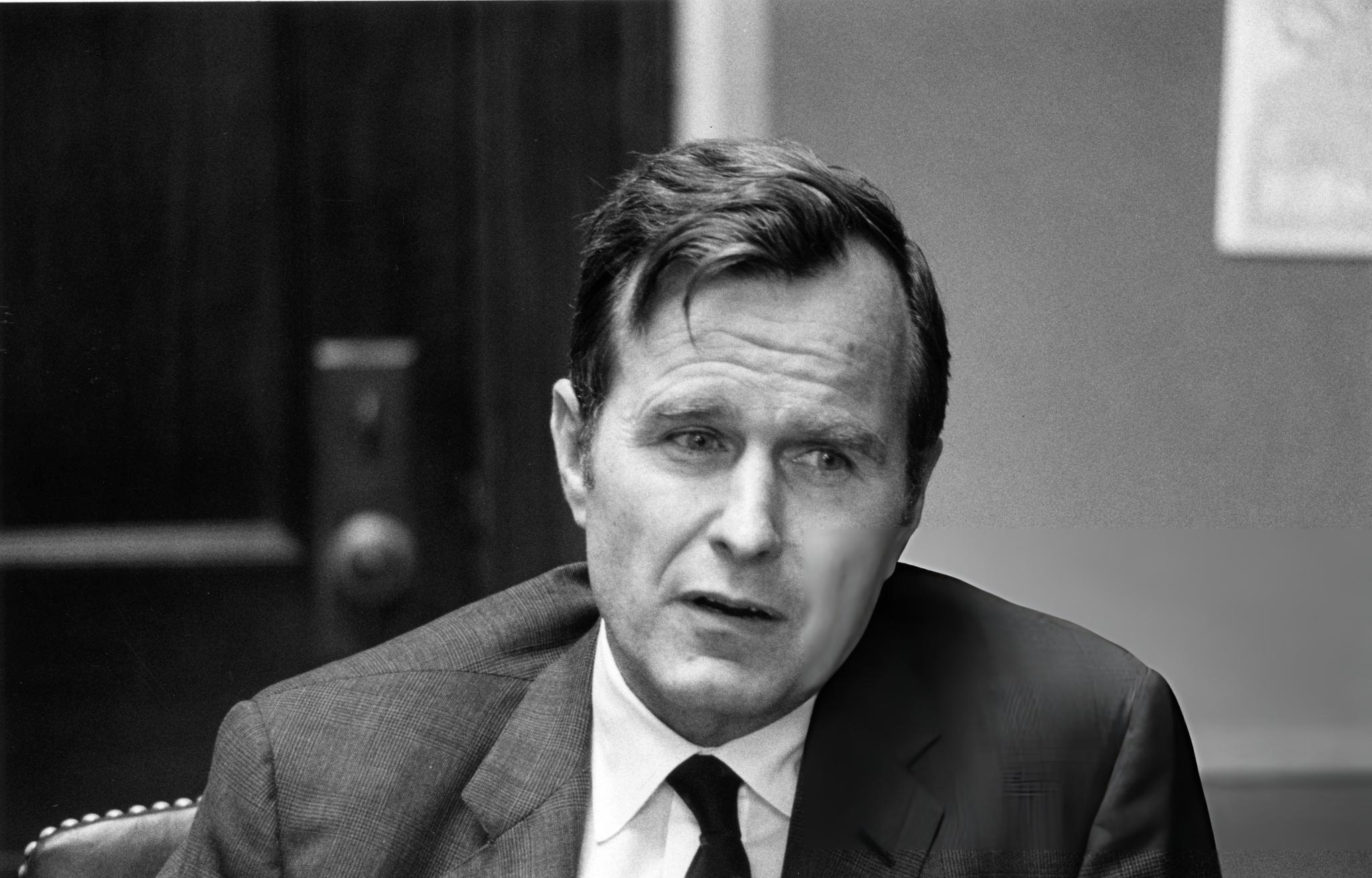 Джордж Буш в молодости