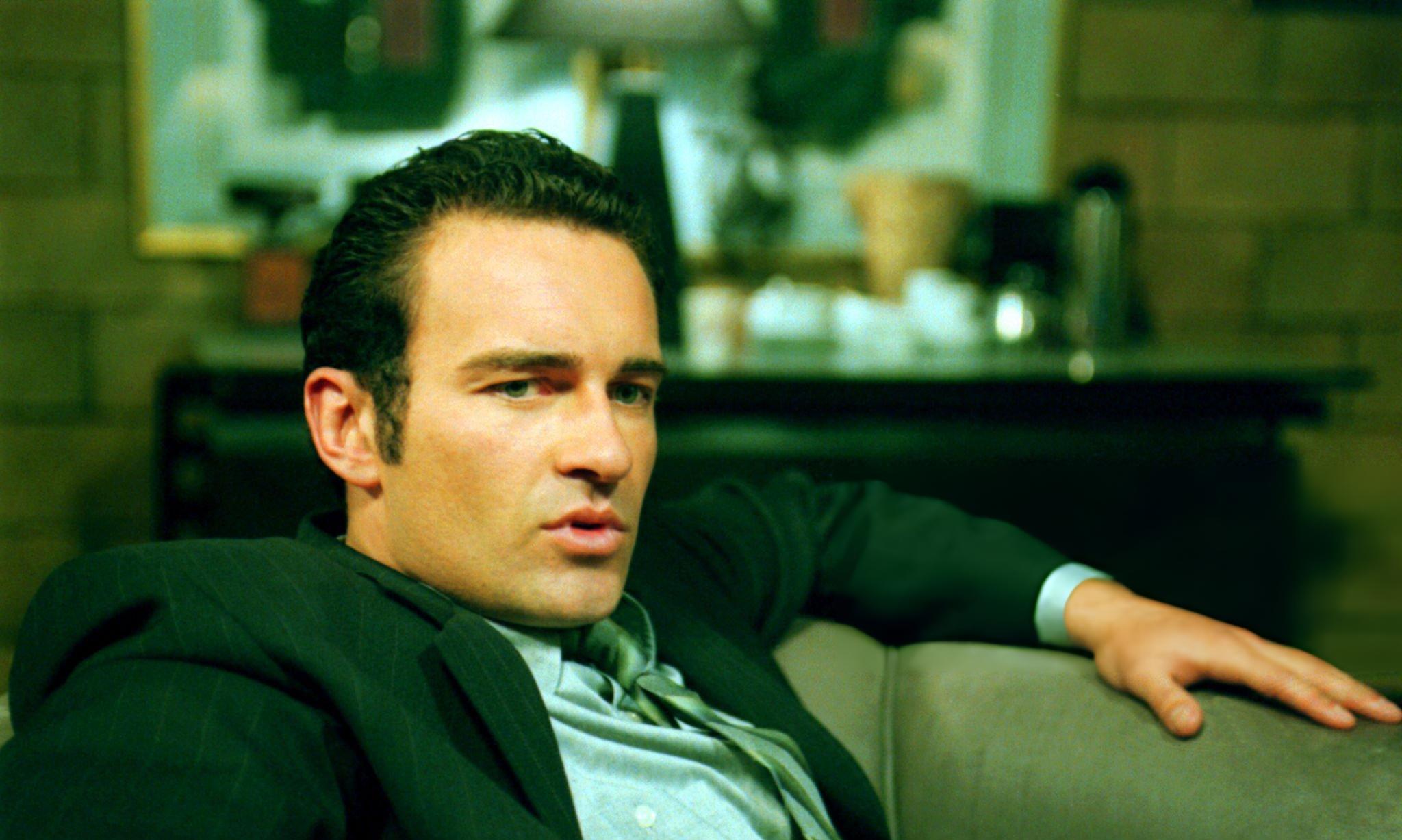 Джулиан Макмэхон в молодости