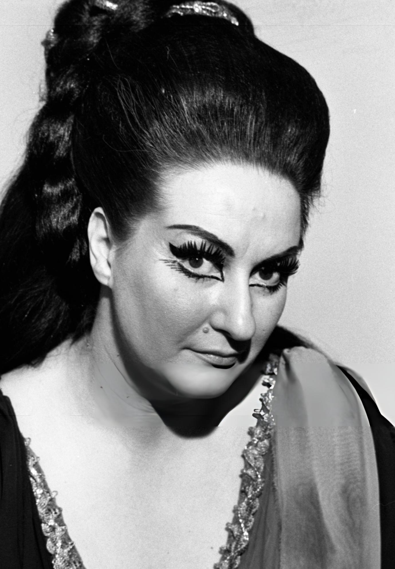 Монсеррат Кабалье в молодости