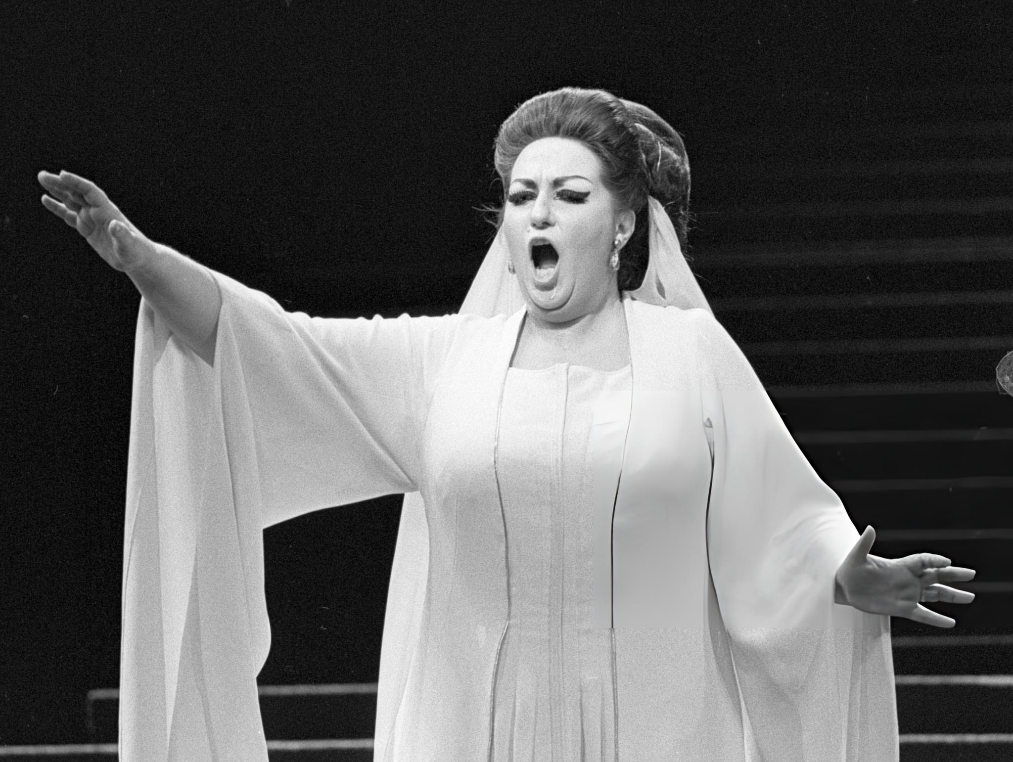 Монсеррат Кабалье в молодости