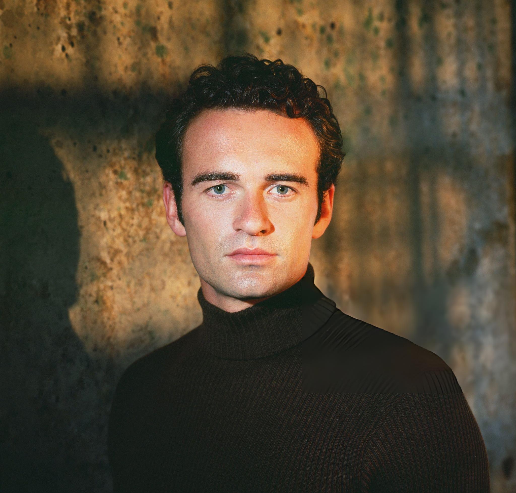 Джулиан Макмэхон в молодости