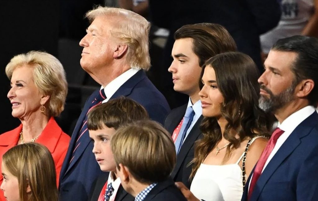 Дети Трампа: Иванка, Дональд-младший, Эрик, Тиффани и Баррон