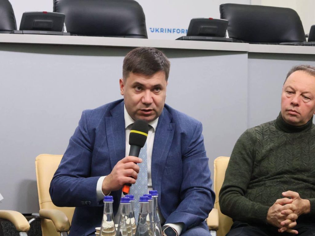 Андрій Вітренко Батьки: биография, семья и карьера